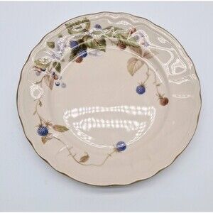Epoch Summer Hill China Dinner Plates Blackberry 10 3/8" Noritake